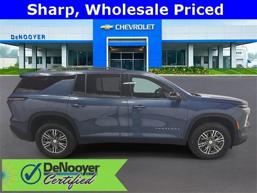 2025 Chevrolet Traverse LT