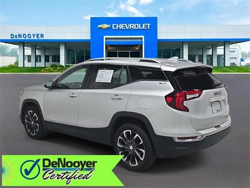 2022 GMC Terrain SLT