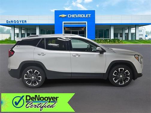 2022 GMC Terrain SLT