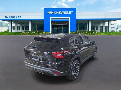 Mosaic Black Metallic 2026 Chevrolet Trax FWD 2RS