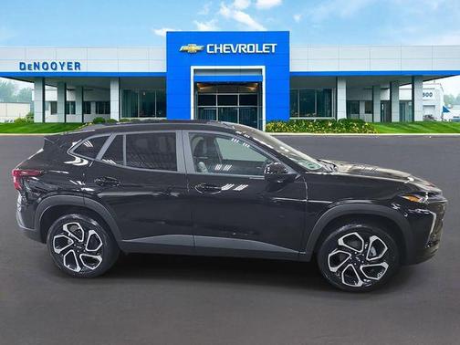 Mosaic Black Metallic 2026 Chevrolet Trax FWD 2RS