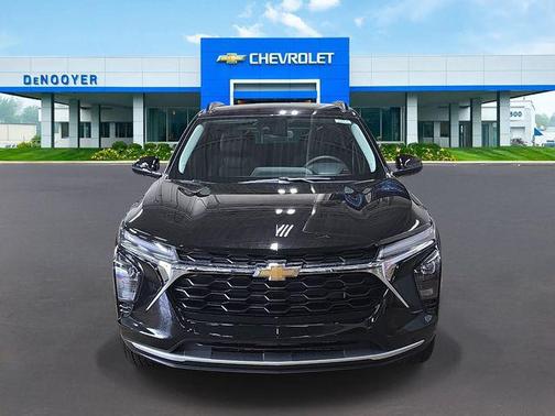 Mosaic Black Metallic 2026 Chevrolet Trax LT
