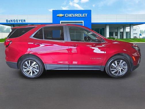 Radiant Red Tintcoat 2024 Chevrolet Equinox 1LT