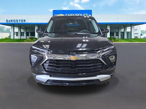 Mosaic Black Metallic 2025 Chevrolet Trailblazer LT
