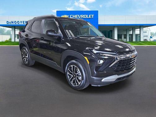 Mosaic Black Metallic 2025 Chevrolet Trailblazer LT