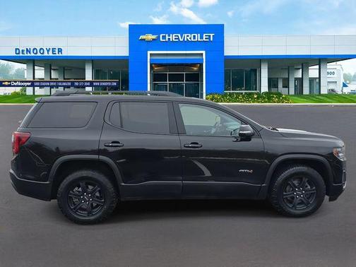 2023 GMC Acadia AWD AT4