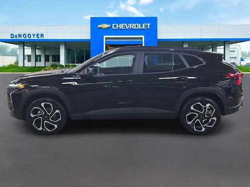 Mosaic Black Metallic 2026 Chevrolet Trax FWD 2RS