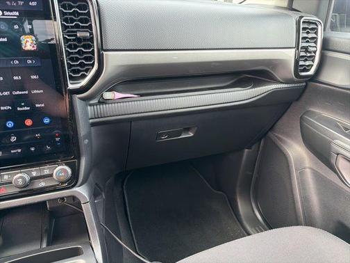 Oxford White 2025 Ford Ranger XLT