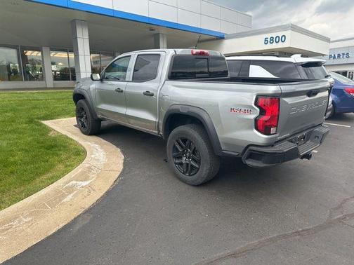 Sterling Gray Metallic 2024 Chevrolet Colorado Trail Boss