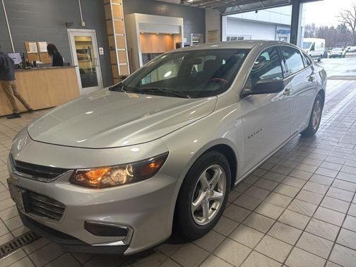 Silver Ice Metallic 2018 Chevrolet Malibu 1LS