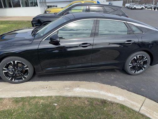 Ebony Black 2021 Kia K5 GT-Line