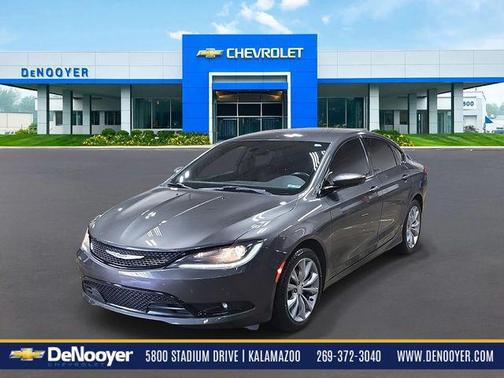 2016 Chrysler 200 S