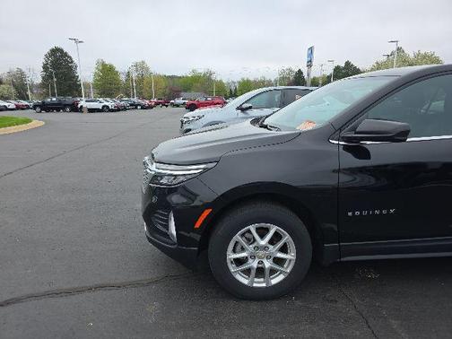 Mosaic Black Metallic 2024 Chevrolet Equinox 1LT