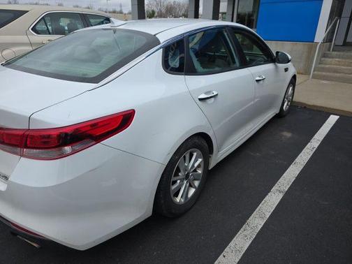 Snow White Pearl 2017 Kia Optima LX