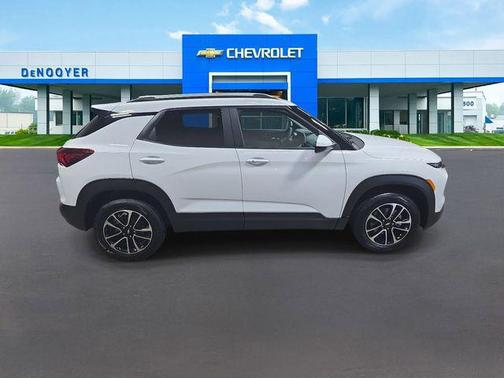 Summit White 2026 Chevrolet Trailblazer LT