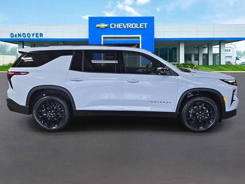 Polar White Tricoat 2026 Chevrolet Traverse LT