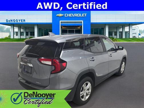 2024 GMC Terrain SLE