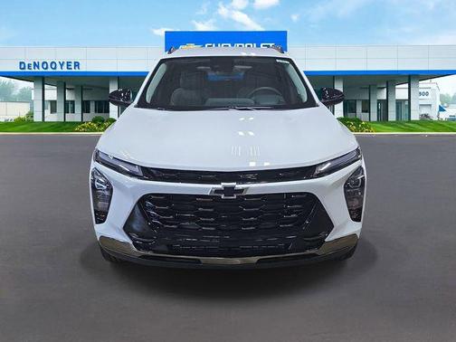 Summit White 2026 Chevrolet Trax FWD ACTIV