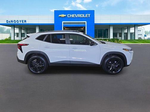 Summit White 2026 Chevrolet Trax FWD ACTIV