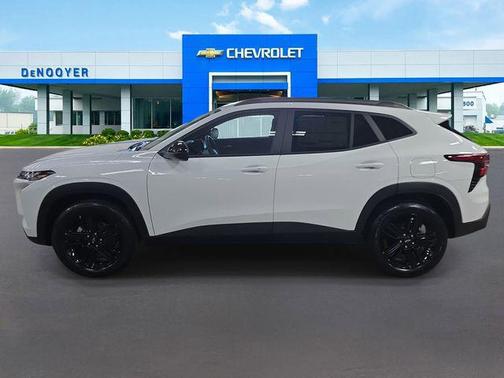 Summit White 2026 Chevrolet Trax FWD ACTIV
