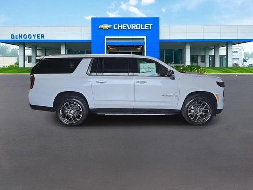 Polar White Tricoat 2026 Chevrolet Suburban Premier