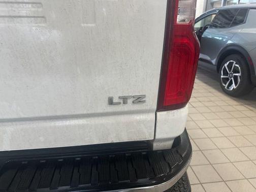 Summit White 2022 Chevrolet Silverado 2500 LTZ