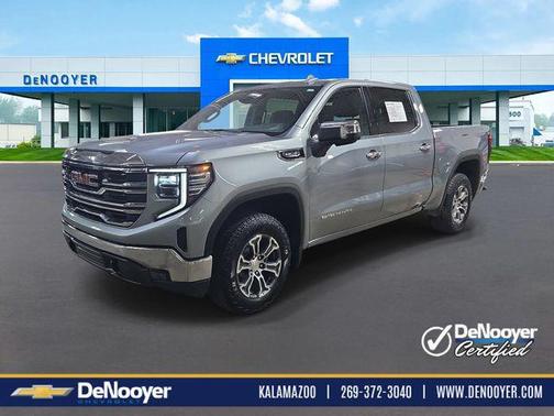 Sterling Metallic 2024 GMC Sierra 1500 SLT