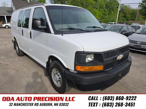 Summit White 2014 Chevrolet Express 3500 Work Van