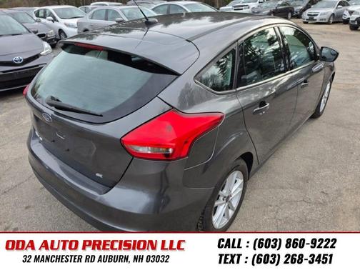 grey 2015 Ford Focus SE