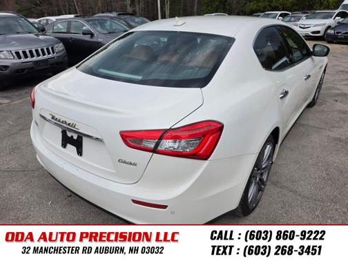 Bianco 2017 Maserati Ghibli S Q4