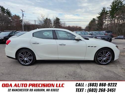 Bianco 2017 Maserati Ghibli S Q4