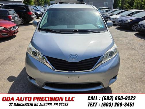 silvver 2011 Toyota Sienna LE