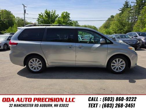 silvver 2011 Toyota Sienna LE