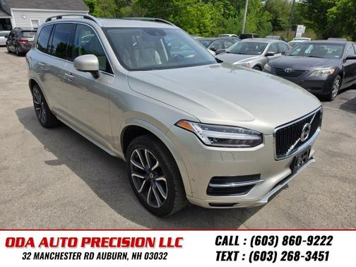 gold 2018 Volvo XC90 T6 Momentum