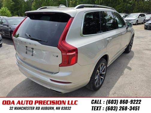 gold 2018 Volvo XC90 T6 Momentum