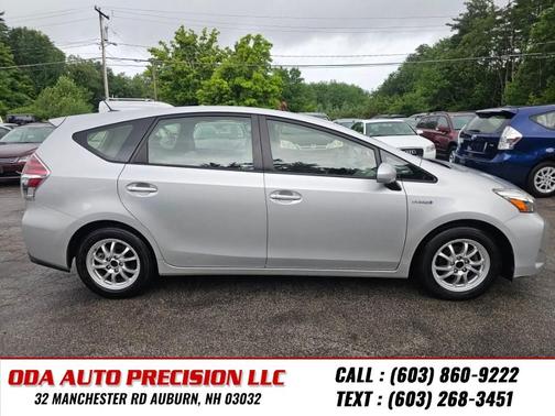 Classic Silver Metallic 2016 Toyota Prius v Four