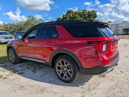 2025 Ford Explorer Platinum