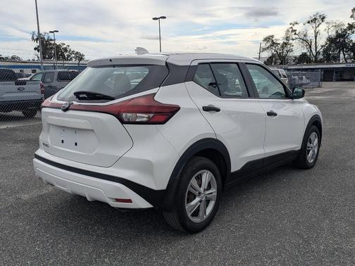 2023 Nissan Kicks S