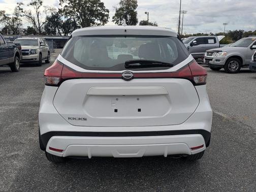 2023 Nissan Kicks S