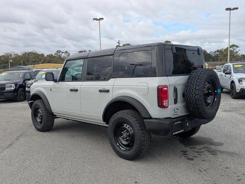 Avalanche Gray 2026 Ford Bronco Big Bend