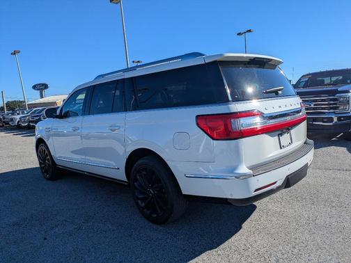 2021 Lincoln Navigator L Reserve