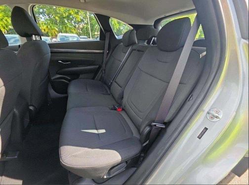 2023 Hyundai TUCSON SE