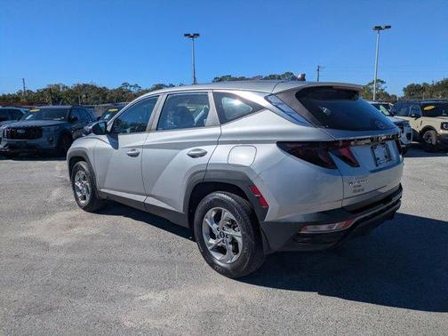 2023 Hyundai TUCSON SE