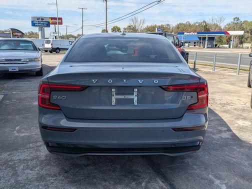 2024 Volvo S60 B5 Plus Dark Theme