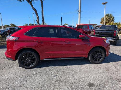 Rapid Red Metallic Tinted Clearcoat 2024 Ford Edge ST-Line