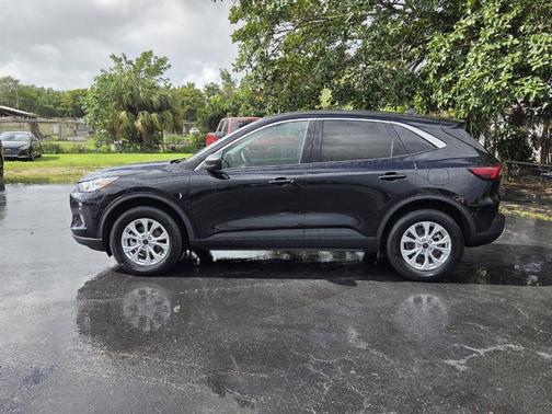 Agate Black Metallic 2024 Ford Escape Active