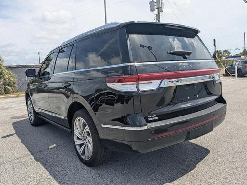 Black 2023 Lincoln Navigator Reserve