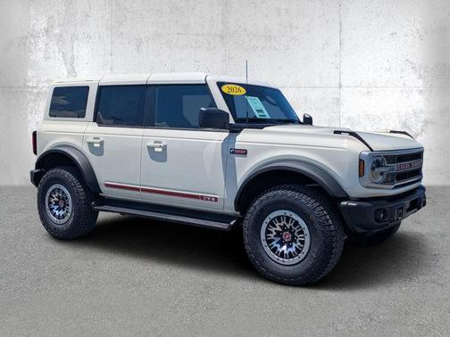 Wimbledon White 2026 Ford Bronco Outer Banks