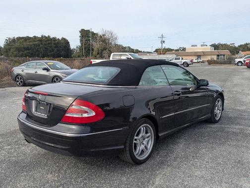 2004 Mercedes-Benz CLK-Class Base