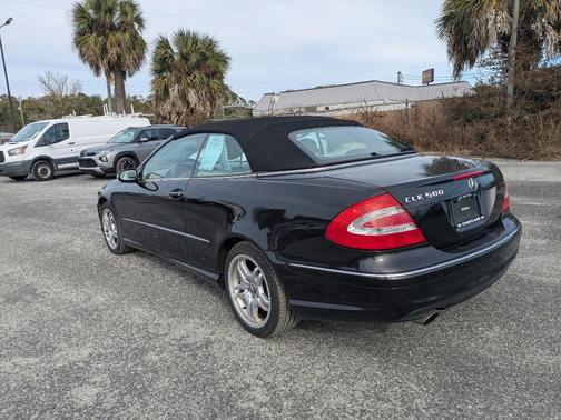 2004 Mercedes-Benz CLK-Class Base